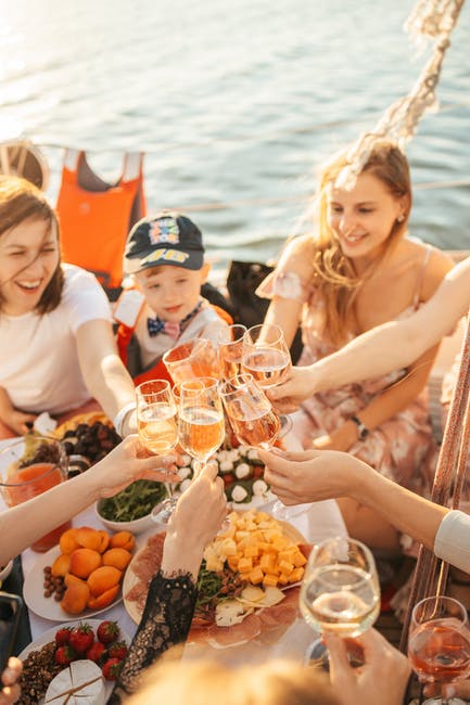 How to Host an Unforgettable Boat Party