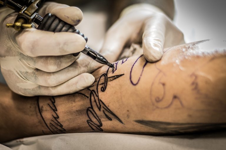 The Ultimate Guide on How to Become a Tattoo Artist